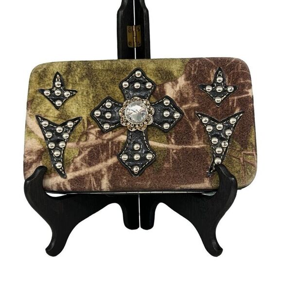 Realtree Camo Bling Wallet 7.5”X 4.5” Multicolor Studded Western Cross Billfold - Picture 2 of 10